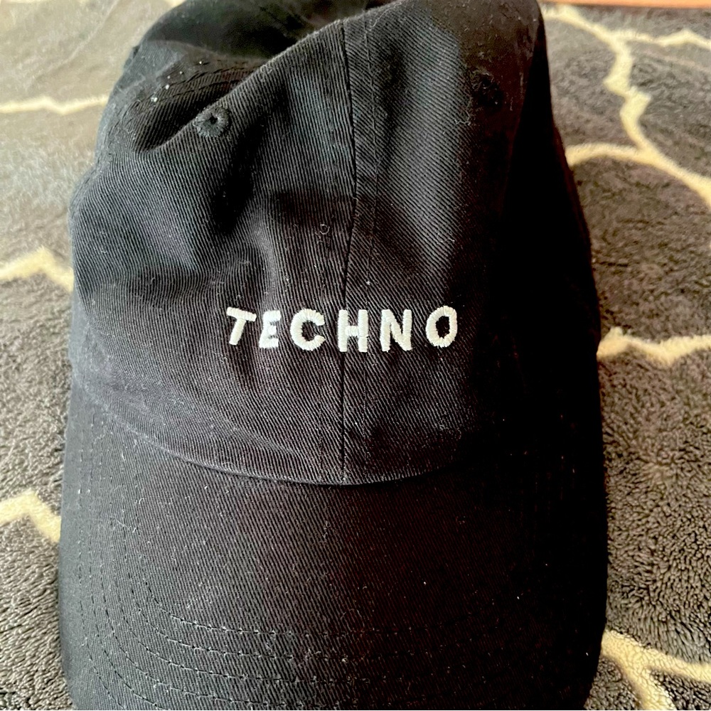 “TECHNO” dad hat